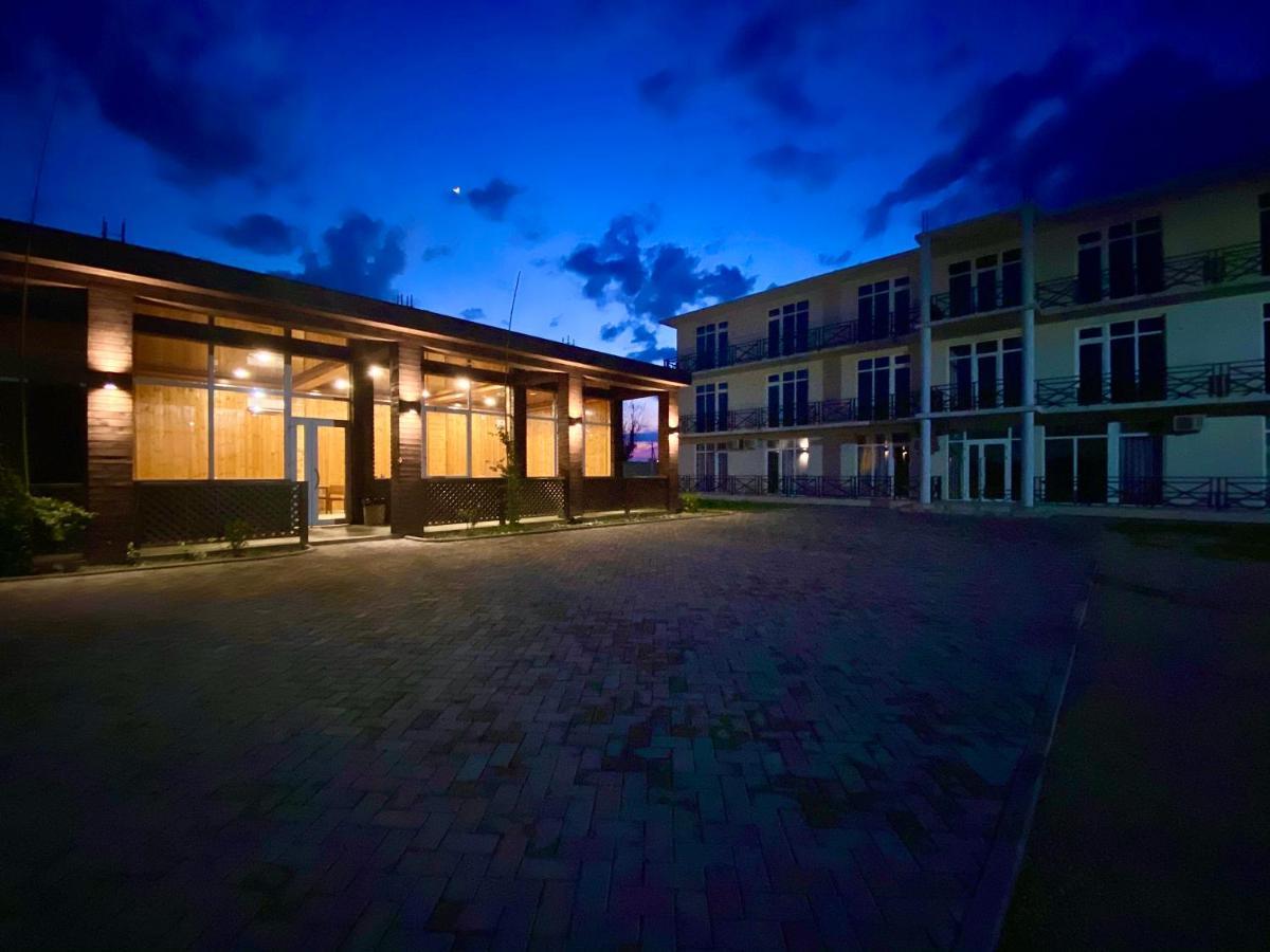 Бугенвиллея Lidzava Exteriör bild